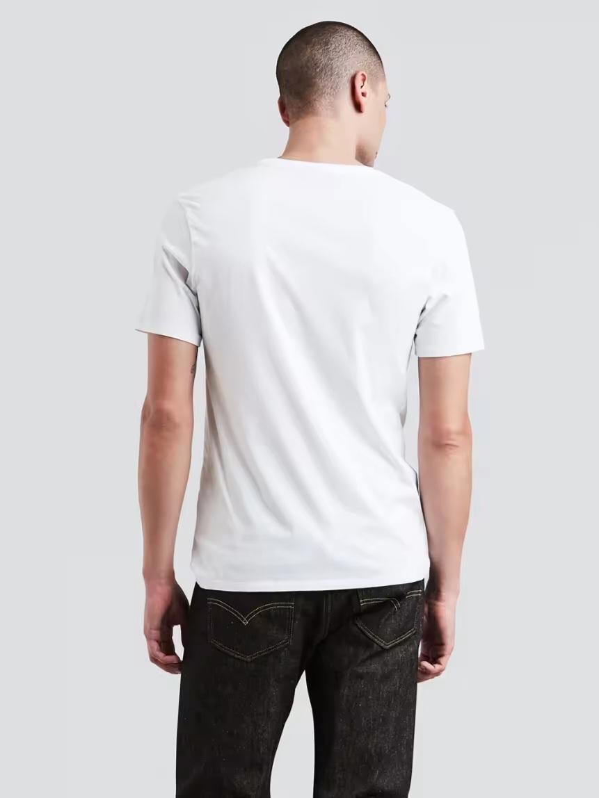 Levi's®  Graphic Set-In Neck T-shirt image